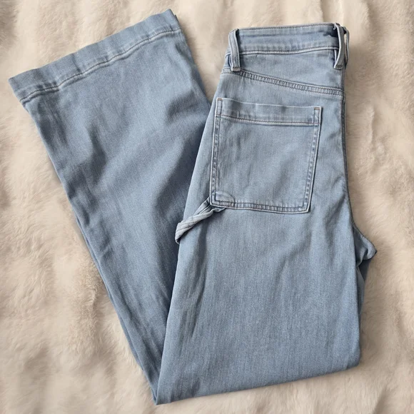 American Eagle Super High Rise Baggy Wide Leg Light Wash Jeans - Picture 8 of 9